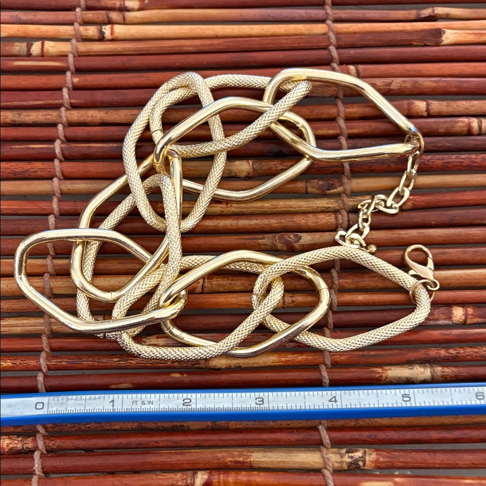 Chunky Gold Large Link Choker Necklace 14”-16.5” - Picture 5 of 5